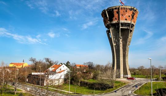 VUKOVAR DANUBIO CROACIA CRUCEROS DANUBIO DANUBE CRUISES DONAU KREUZFAHRTEN #CrucerosFluviales #Danubio #VUKOVAR #Croacia #CrucerosDanubio